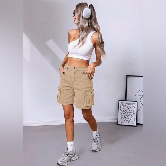 Bermuda Cargo, Elastic High Waist 6 Pockets 7in Inseam Summer Jorts for Women - Picture 5 of 13